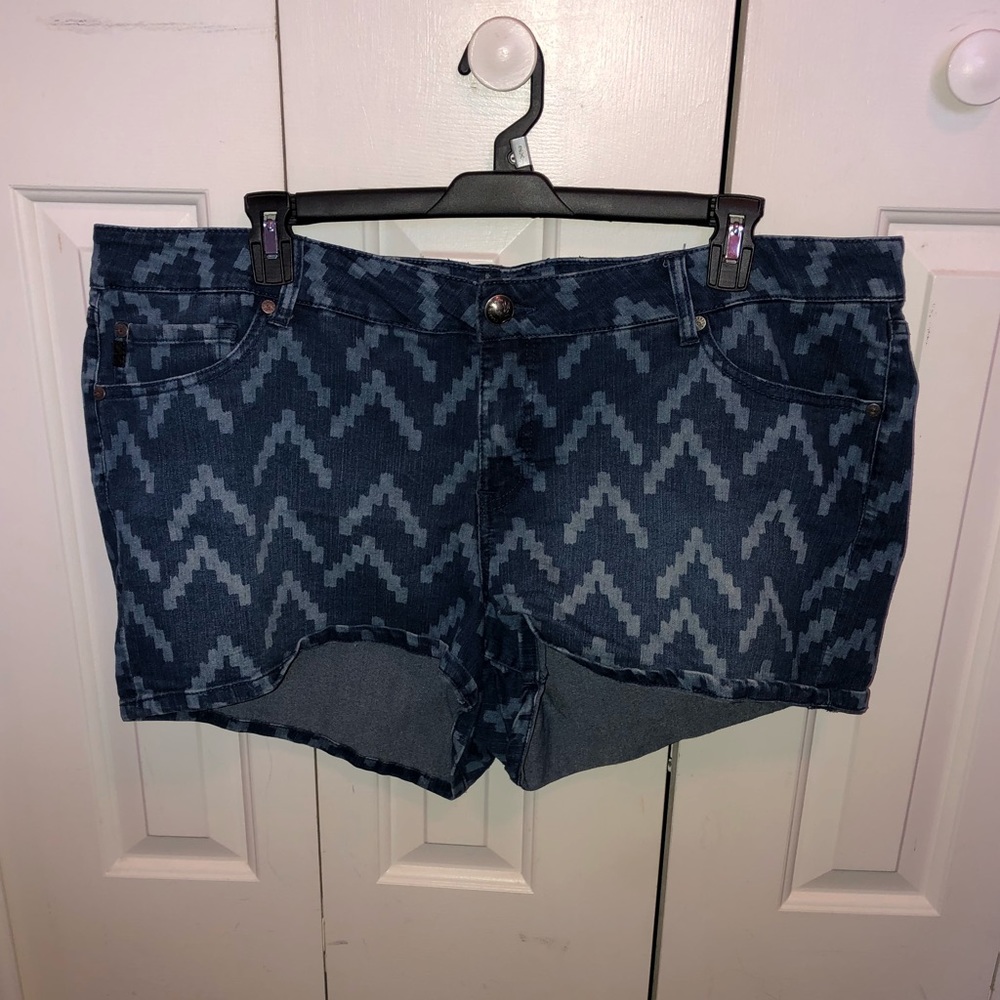 Pattern Shorts